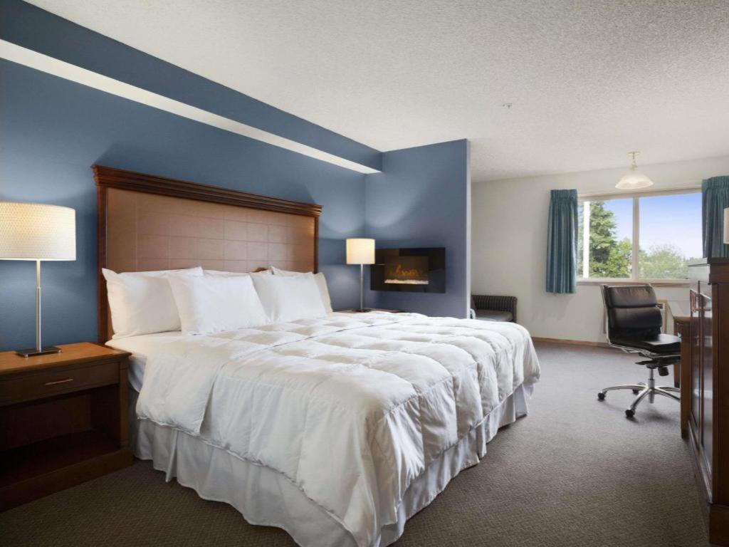 Days Inn By Wyndham Lacey Olympia Area Exterior photo