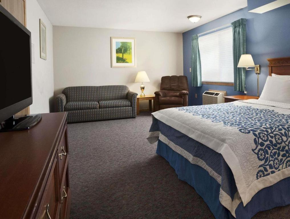 Days Inn By Wyndham Lacey Olympia Area Exterior photo