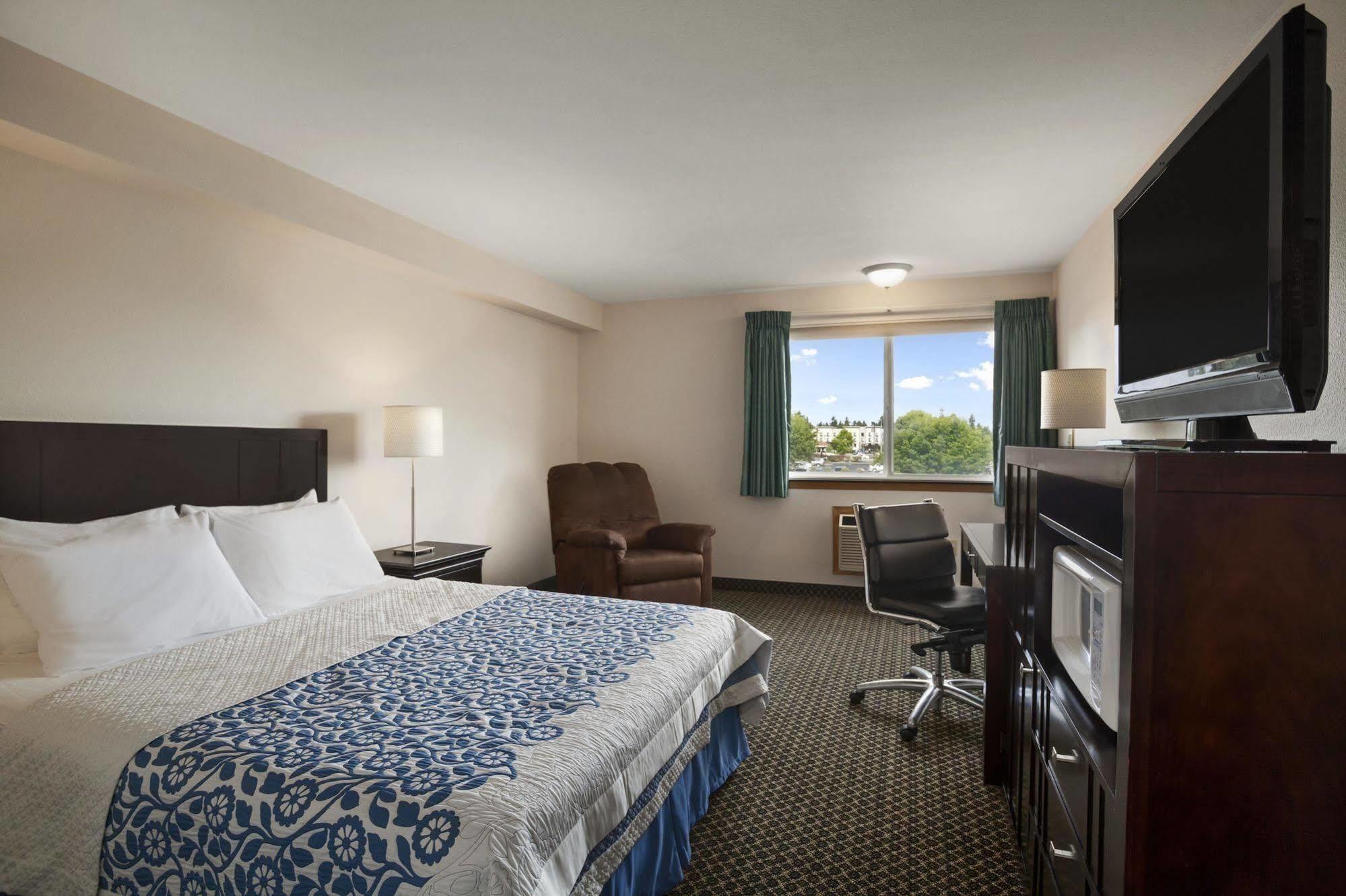 Days Inn By Wyndham Lacey Olympia Area Exterior photo
